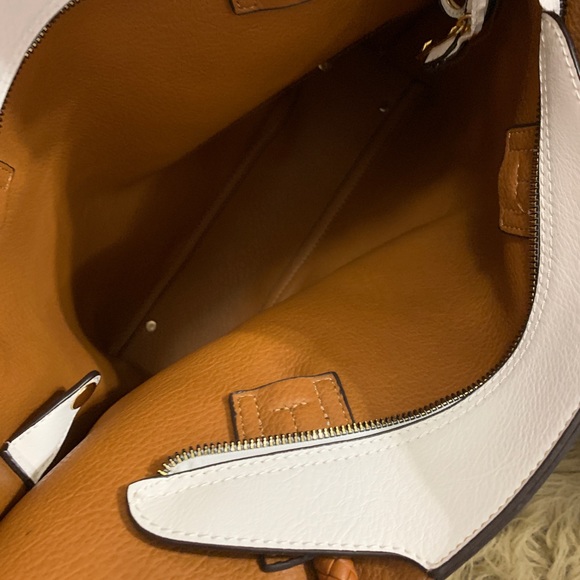 ⛔️SOLD⛔️Emperia genuine soft leather 3 pieces top zip tote - Picture 14 of 16